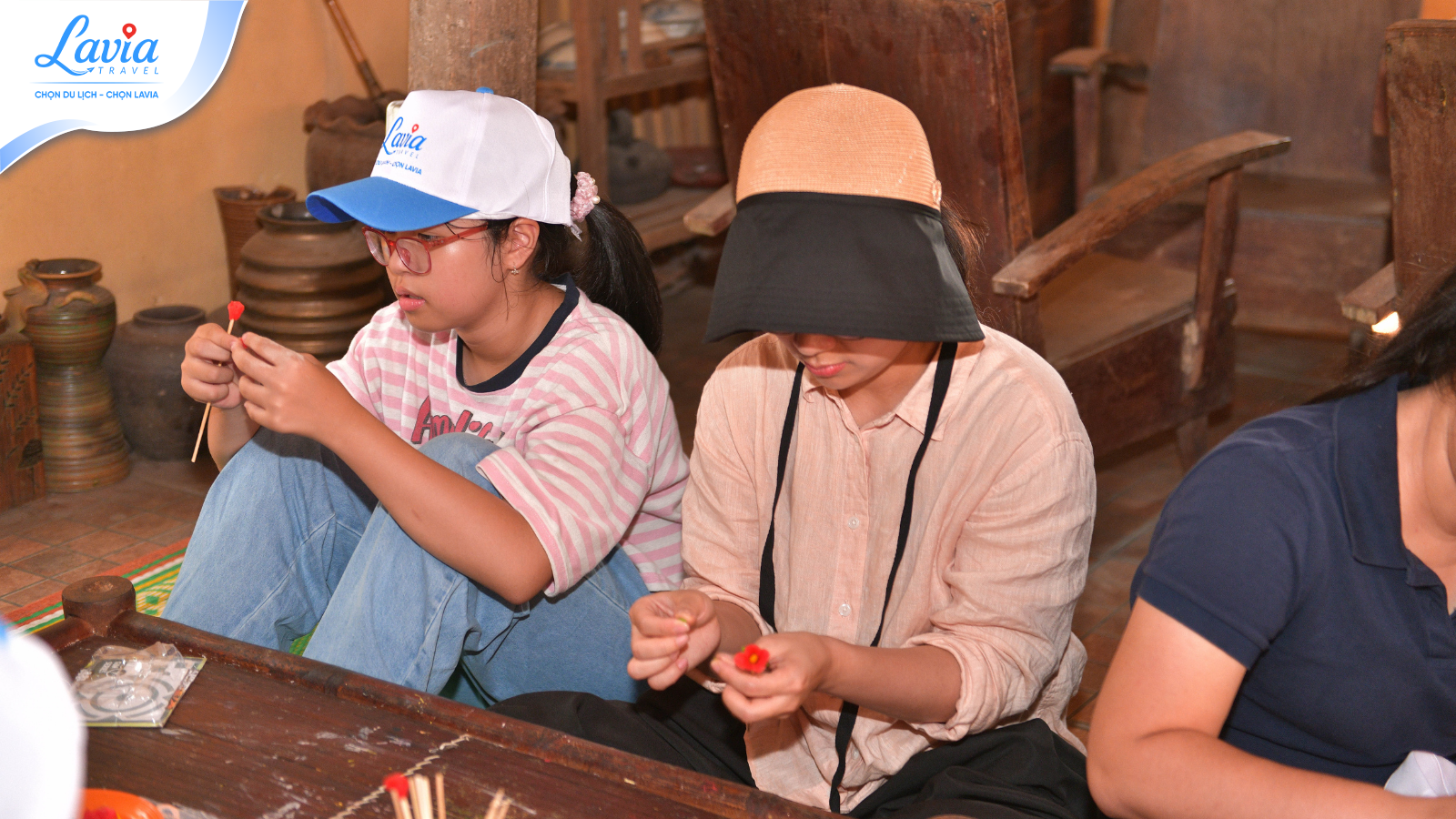 TRẢI NGHIỆM LÀNG NGHỀ VÀ KỸ NĂNG THỦ CÔNG