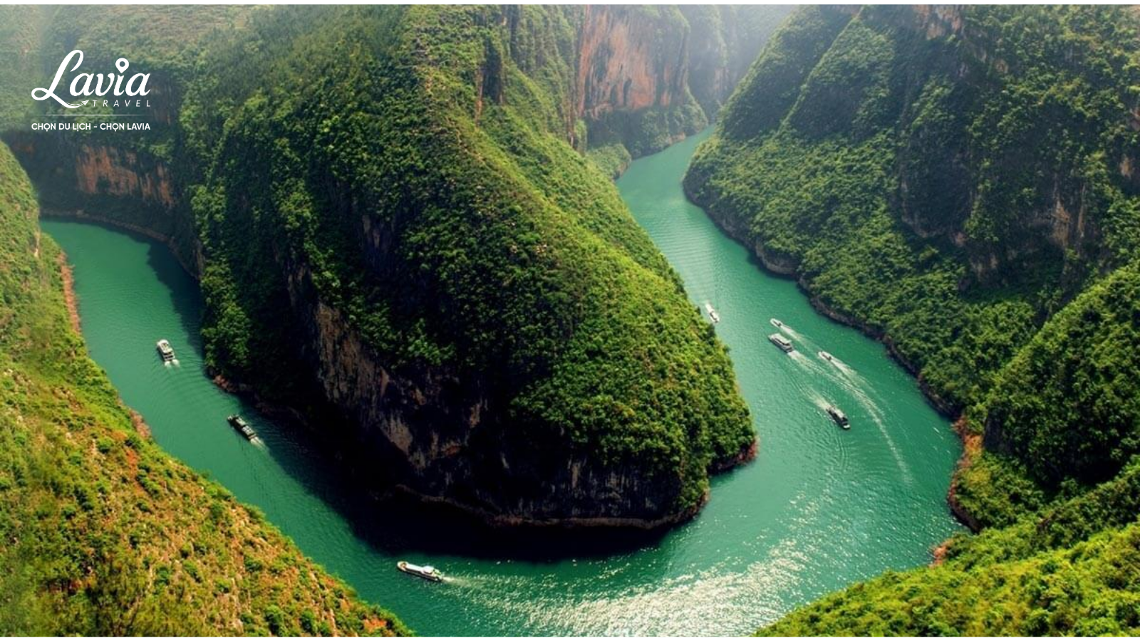 Đi thuyền trên sông Nho Quế 