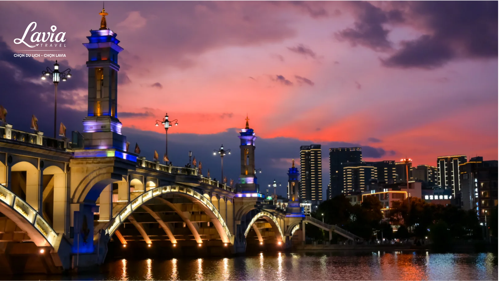 Cầu xingsheng vào buổi tối 