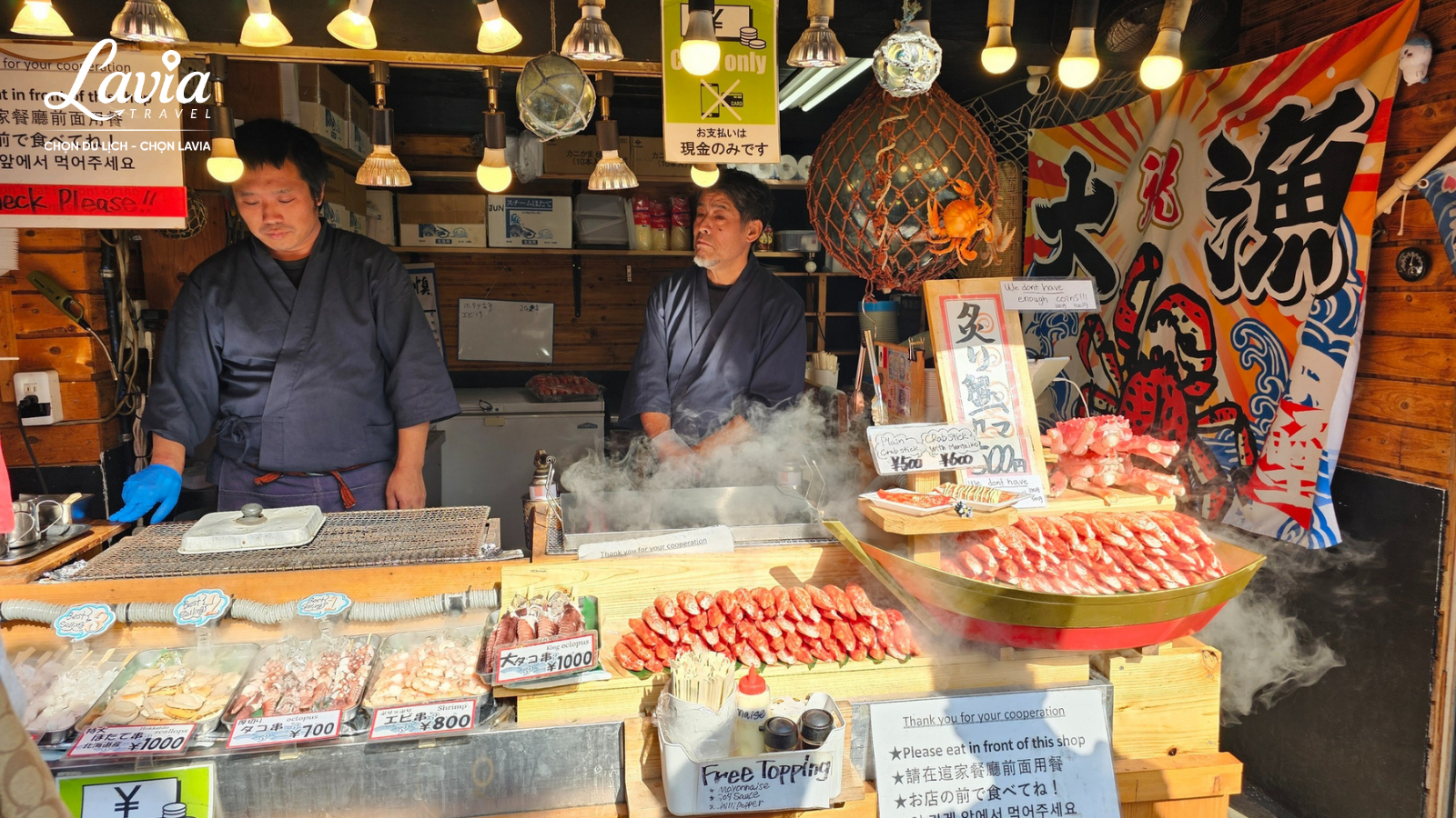 Thưởng thức ẩm thực mùa thu Kansai là một phần không thể thiếu trong hành trình.