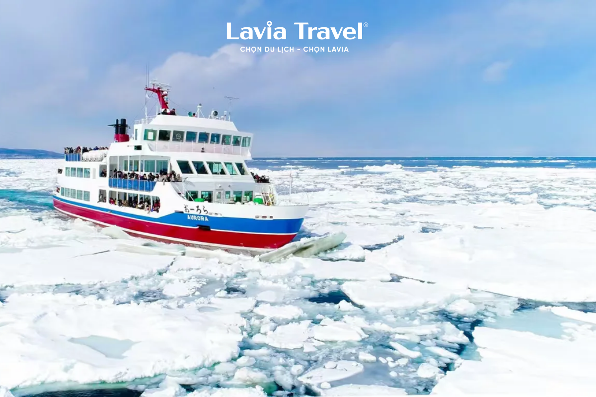 tàu phá băng tại Hokkaido Nhật Bản