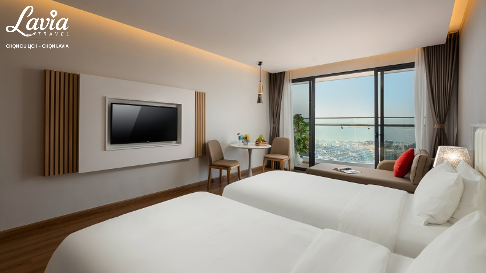 Du lịch gia đình tại Hạ Long thường cần phòng rộng, giường phù hợp, bữa sáng thuận tiện